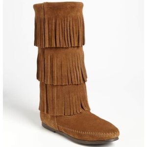 Minnetonka 3-Layer Fringe Mocassin Brown Boot, 6
